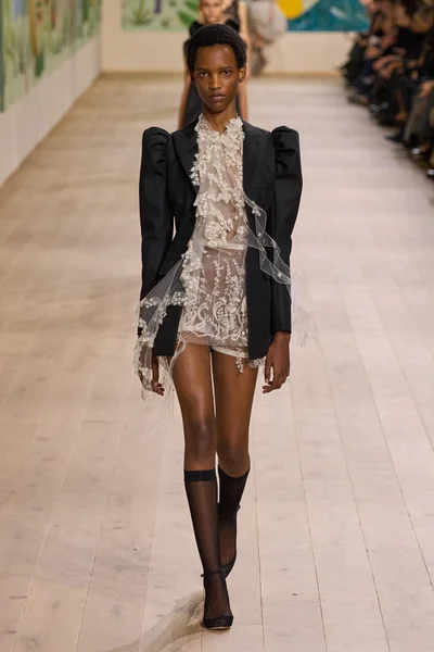 Look 35